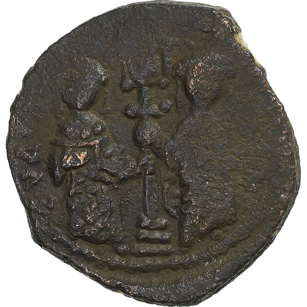 Constantin X, 
  
  cu Eudocia, 
  
  Follis